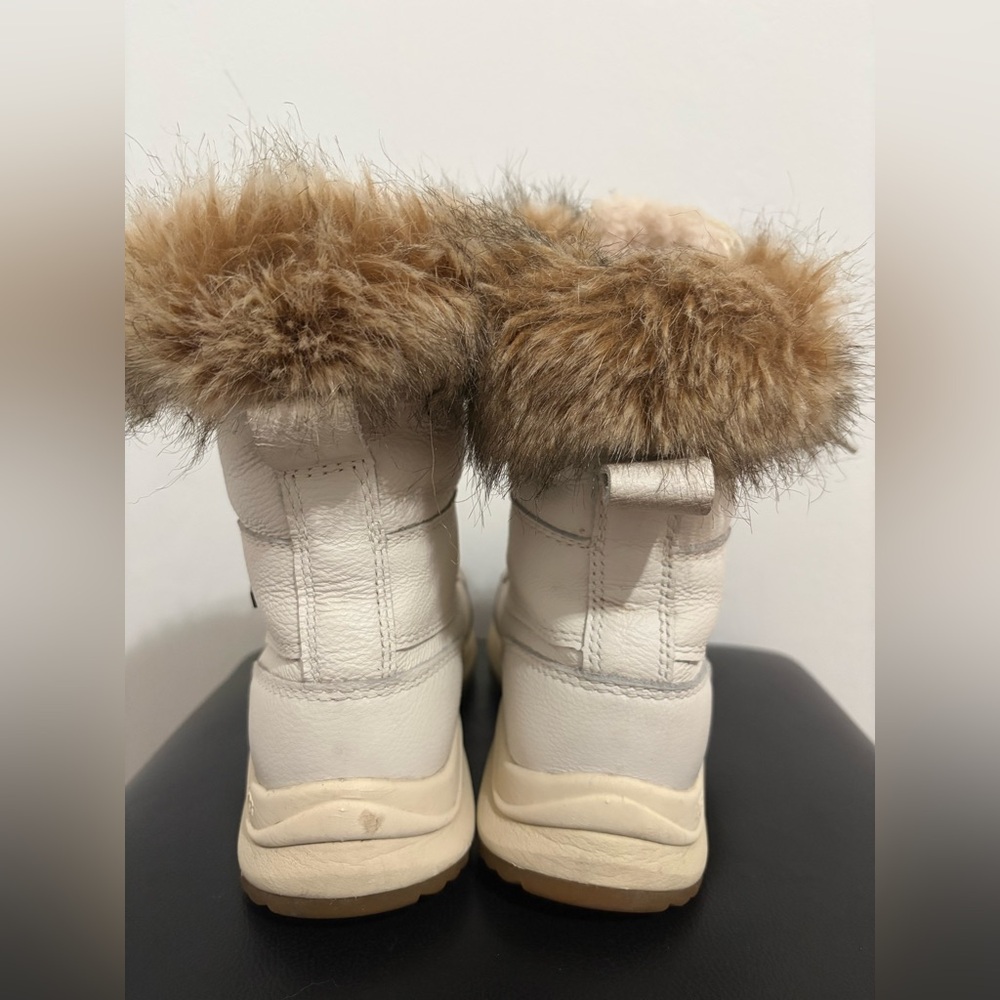 UGG Women's Cream and Tan Winter Boots - Picture 8 of 10